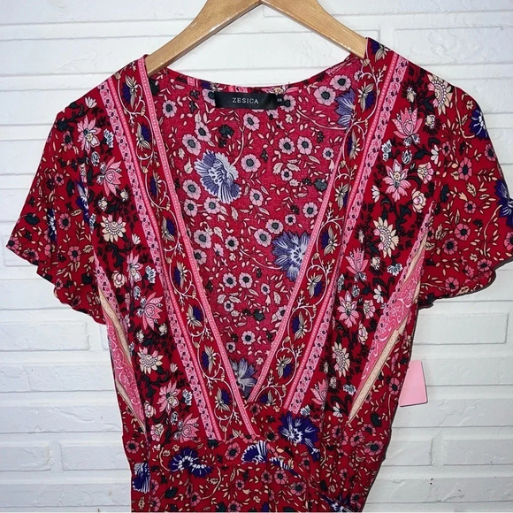Zesica Red Floral Flowy Bohemian Wrap Mini Dress, Women’s Size Small - Picture 3 of 6